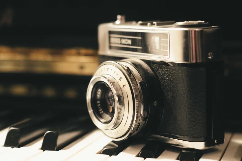 A compact camera, considered